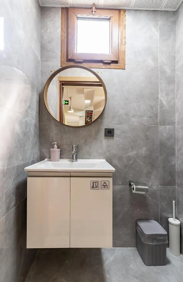 Comfortable Villa With Garden In “Urla Iskele”