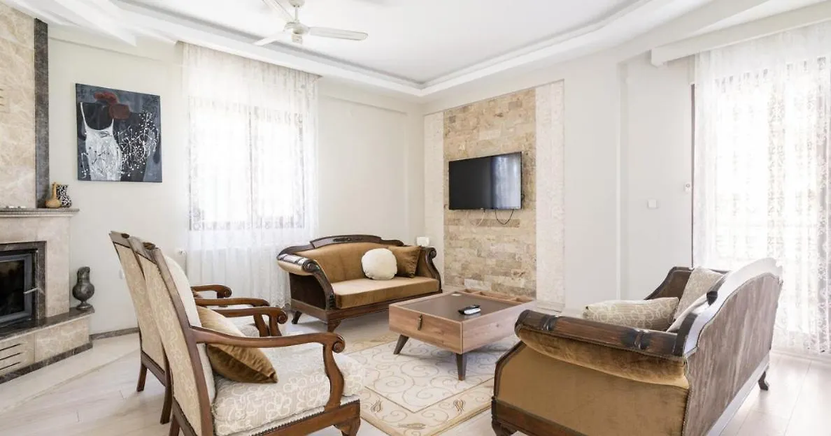 Comfortable Villa With Garden In “Urla Iskele” 0*, Urla