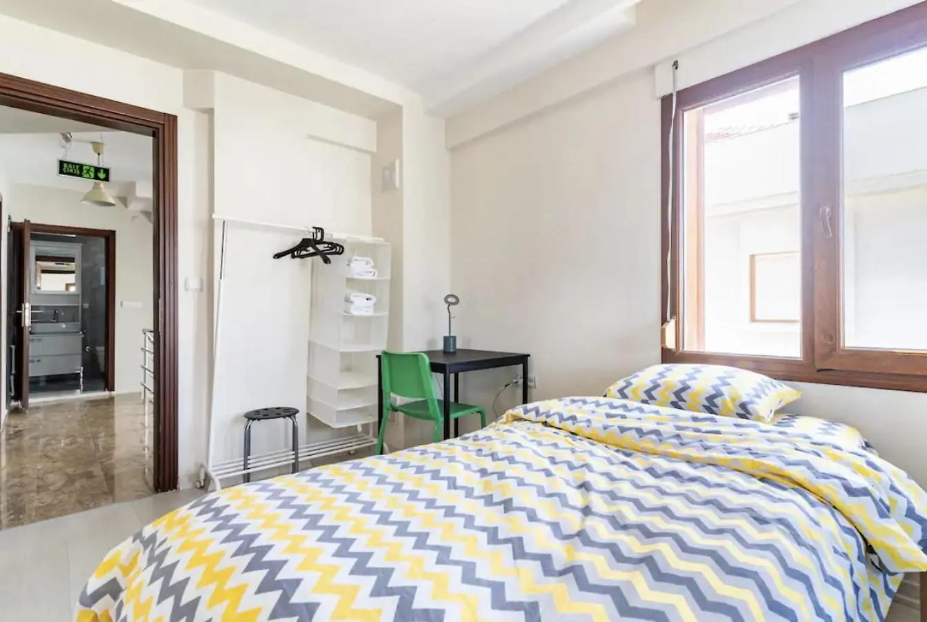 Comfortable Villa With Garden In “Urla Iskele”