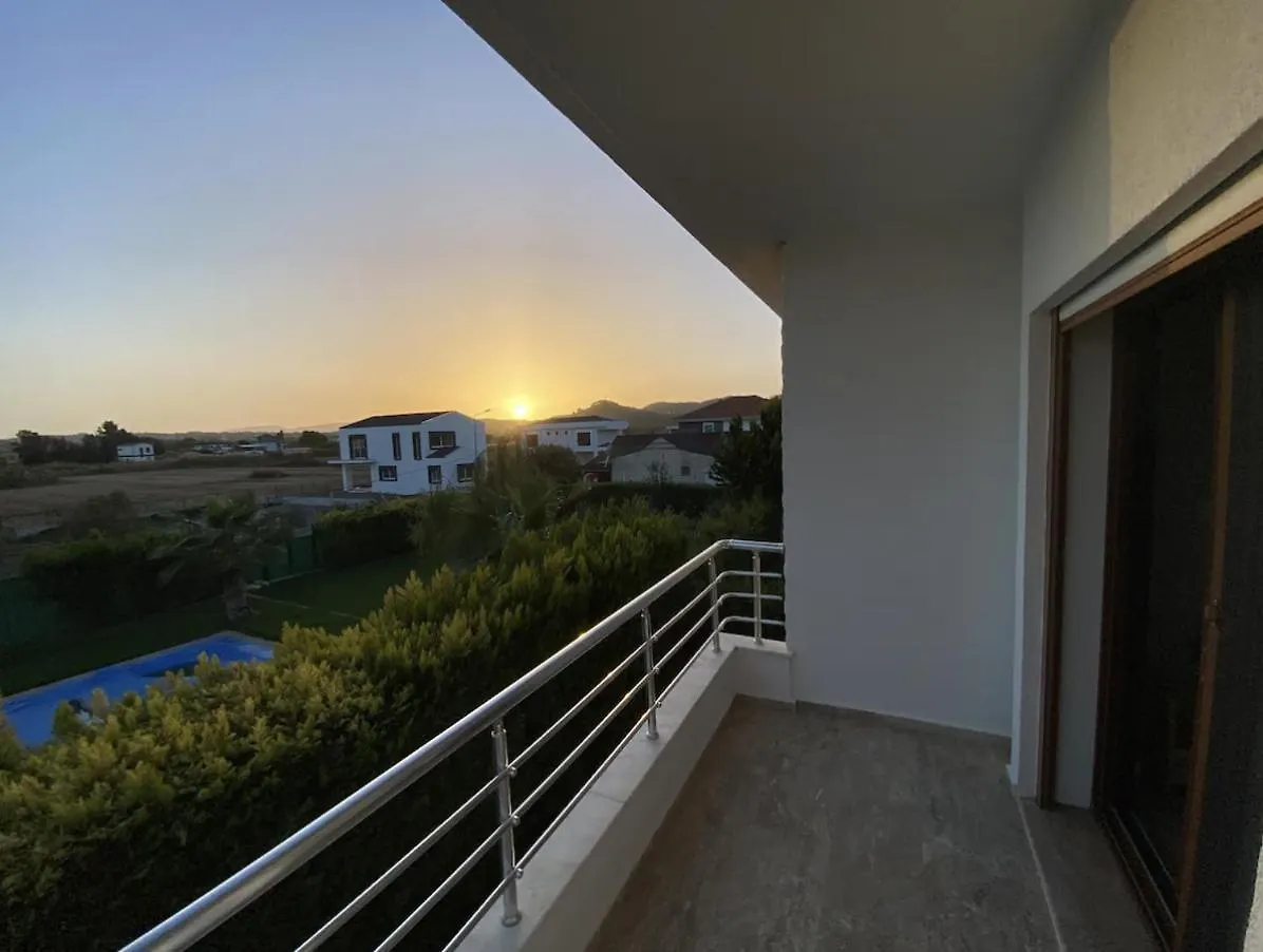Comfortable Villa With Garden In “Urla Iskele”